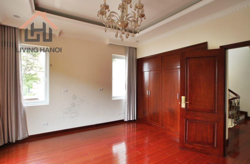 ROMANTIC Luxurious Villa for rent in Vinhomes Riverside, Long Bien ROMANTIC Luxurious Villa for rent in Vinhomes Riverside, Long Bien