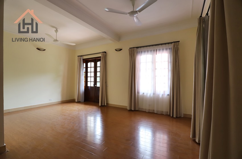 Semi furnished villa with yard for rent in Tay Ho, Hanoi Semi furnished villa with yard for rent in Tay Ho, Hanoi
