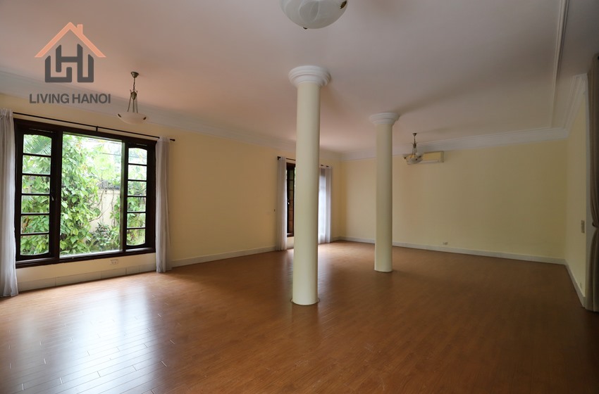 Semi furnished villa with yard for rent in Tay Ho, Hanoi Semi furnished villa with yard for rent in Tay Ho, Hanoi