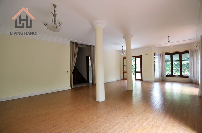 Semi furnished villa with yard for rent in Tay Ho, Hanoi Semi furnished villa with yard for rent in Tay Ho, Hanoi