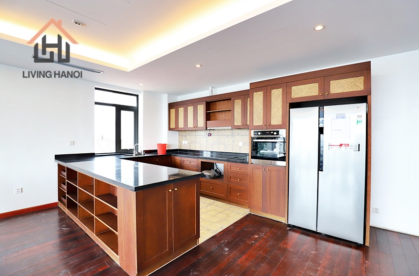 Spacious 4 bedroom apartment for rent with lakeview in Tay Ho, Hanoi Spacious 4 bedroom apartment for rent with lakeview in Tay Ho, Hanoi