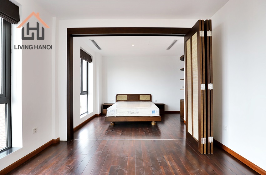 Spacious 4 bedroom apartment for rent with lakeview in Tay Ho, Hanoi Spacious 4 bedroom apartment for rent with lakeview in Tay Ho, Hanoi