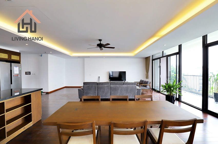 Spacious 4 bedroom apartment for rent with lakeview in Tay Ho, Hanoi Spacious 4 bedroom apartment for rent with lakeview in Tay Ho, Hanoi