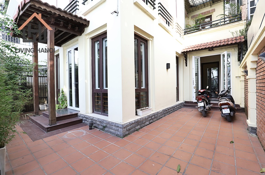 Spacious 5 bedroom house with lake view for rent in Tay Ho, Hanoi. Spacious 5 bedroom house with lake view for rent in Tay Ho, Hanoi.