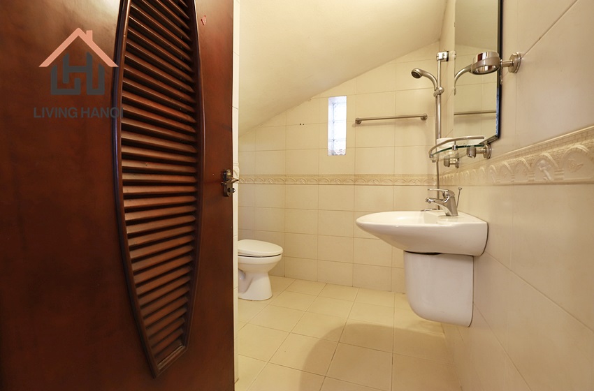 Spacious 5 bedroom house with lake view for rent in Tay Ho, Hanoi. Spacious 5 bedroom house with lake view for rent in Tay Ho, Hanoi.