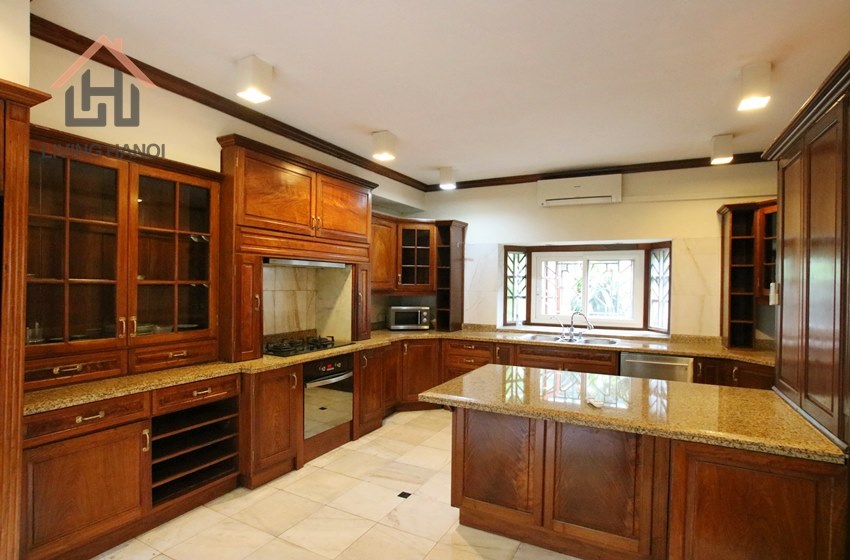 Spacious 5 bedroom villa for rent in Tay Ho, Hanoi Spacious 5 bedroom villa for rent in Tay Ho, Hanoi