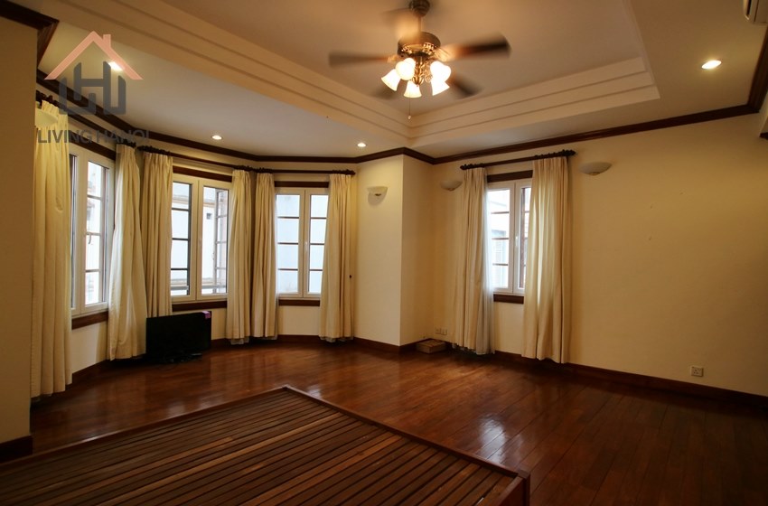 Spacious 5 bedroom villa for rent in Tay Ho, Hanoi Spacious 5 bedroom villa for rent in Tay Ho, Hanoi