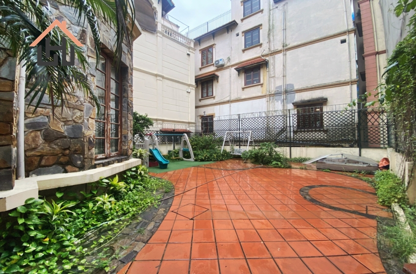 Spacious 5 bedroom villa for rent in Tay Ho, Hanoi Spacious 5 bedroom villa for rent in Tay Ho, Hanoi