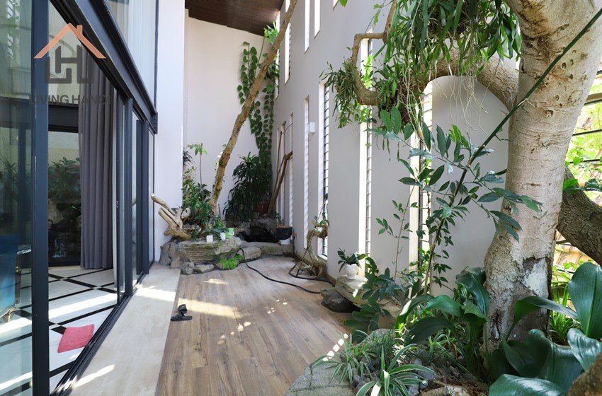 Spacious and modern triplex apartment for rent in Tay Ho, Hanoi Spacious and modern triplex apartment for rent in Tay Ho, Hanoi