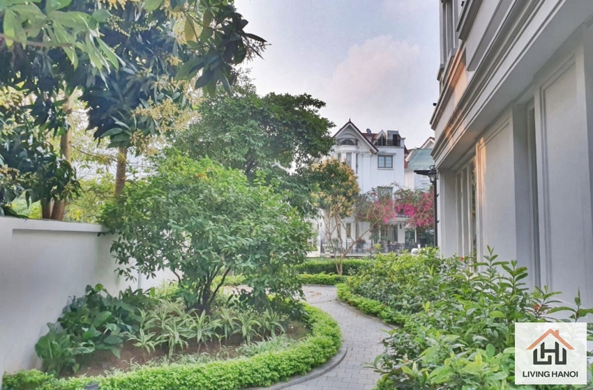 Spacious house with 5 bedrooms for rent in Vinhomes Riverside, Hanoi Spacious house with 5 bedrooms for rent in Vinhomes Riverside, Hanoi