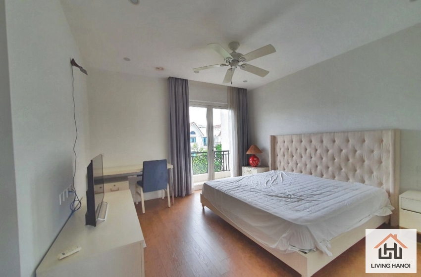 Spacious house with 5 bedrooms for rent in Vinhomes Riverside, Hanoi Spacious house with 5 bedrooms for rent in Vinhomes Riverside, Hanoi