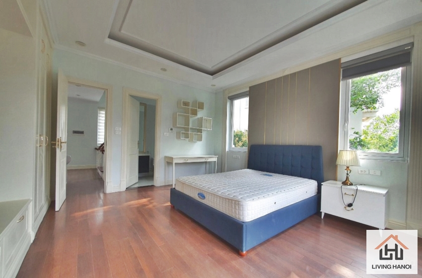 Spacious house with 5 bedrooms for rent in Vinhomes Riverside, Hanoi Spacious house with 5 bedrooms for rent in Vinhomes Riverside, Hanoi