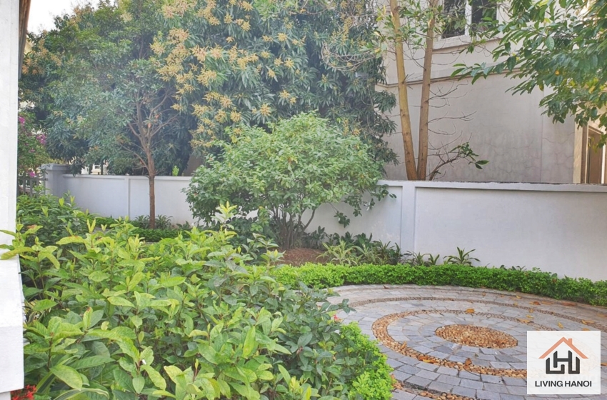 Spacious house with 5 bedrooms for rent in Vinhomes Riverside, Hanoi Spacious house with 5 bedrooms for rent in Vinhomes Riverside, Hanoi