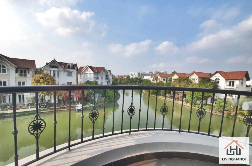 Spacious house with 5 bedrooms for rent in Vinhomes Riverside, Hanoi Spacious house with 5 bedrooms for rent in Vinhomes Riverside, Hanoi