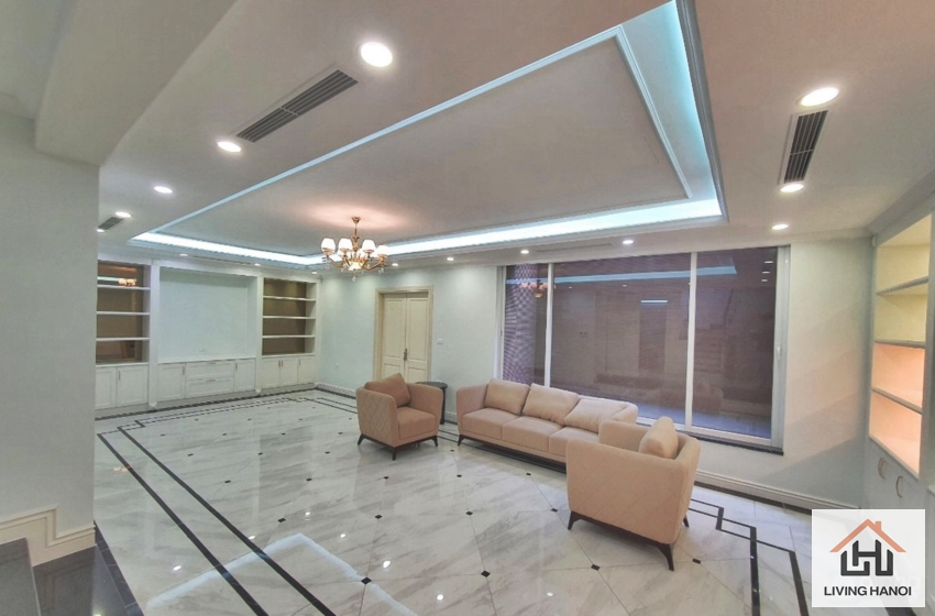 Spacious house with 5 bedrooms for rent in Vinhomes Riverside, Hanoi Spacious house with 5 bedrooms for rent in Vinhomes Riverside, Hanoi