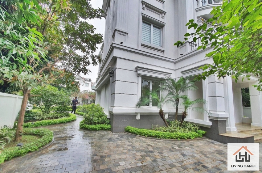 Spacious house with 5 bedrooms for rent in Vinhomes Riverside, Hanoi Spacious house with 5 bedrooms for rent in Vinhomes Riverside, Hanoi