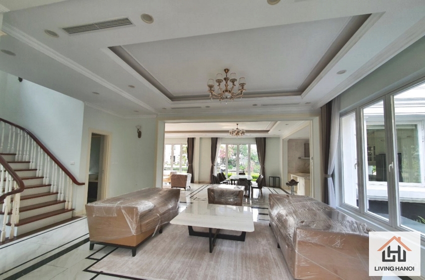 Spacious house with 5 bedrooms for rent in Vinhomes Riverside, Hanoi Spacious house with 5 bedrooms for rent in Vinhomes Riverside, Hanoi
