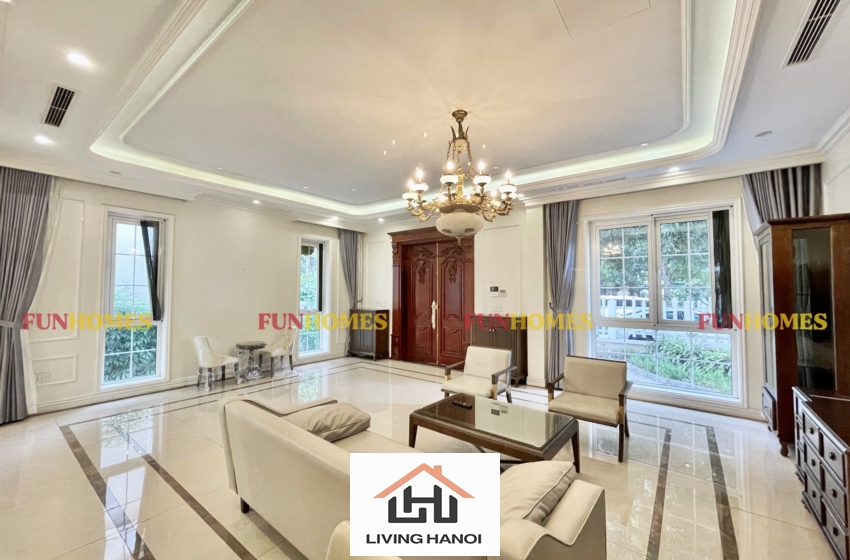 Spacious house with big yard in Vinhomes Riverside, Long Bien, Hanoi Spacious house with big yard in Vinhomes Riverside, Long Bien, Hanoi