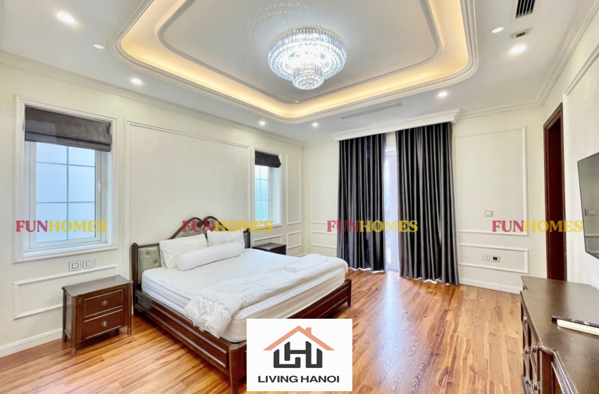Spacious house with big yard in Vinhomes Riverside, Long Bien, Hanoi Spacious house with big yard in Vinhomes Riverside, Long Bien, Hanoi