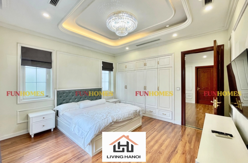 Spacious house with big yard in Vinhomes Riverside, Long Bien, Hanoi Spacious house with big yard in Vinhomes Riverside, Long Bien, Hanoi