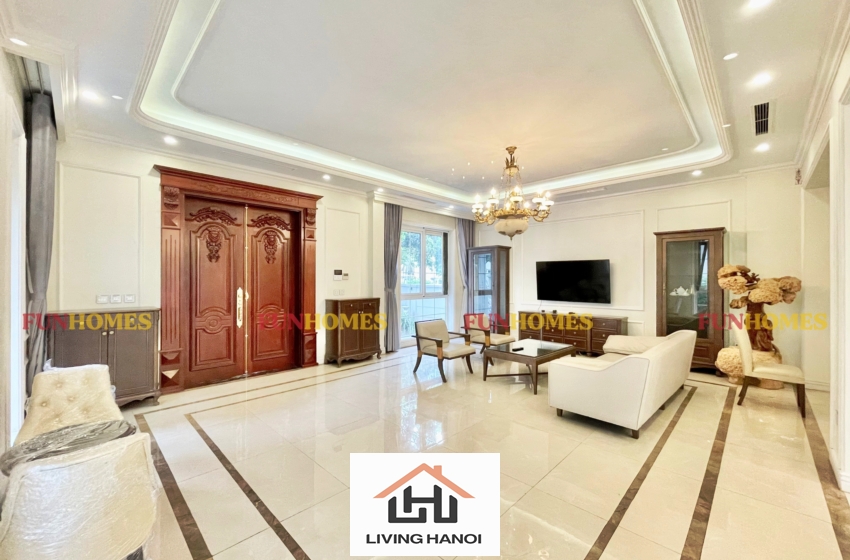 Spacious house with big yard in Vinhomes Riverside, Long Bien, Hanoi Spacious house with big yard in Vinhomes Riverside, Long Bien, Hanoi