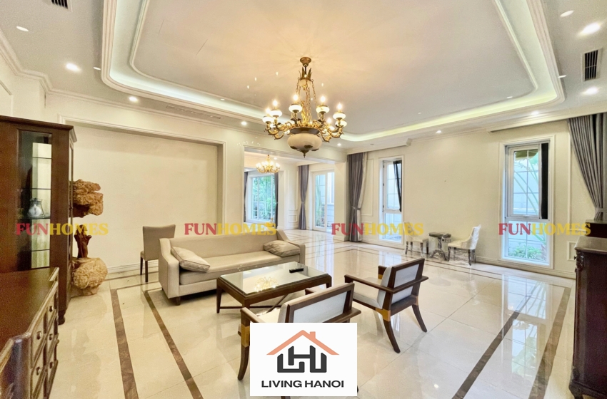 Spacious house with big yard in Vinhomes Riverside, Long Bien, Hanoi Spacious house with big yard in Vinhomes Riverside, Long Bien, Hanoi
