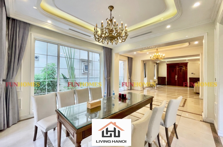 Spacious house with big yard in Vinhomes Riverside, Long Bien, Hanoi Spacious house with big yard in Vinhomes Riverside, Long Bien, Hanoi