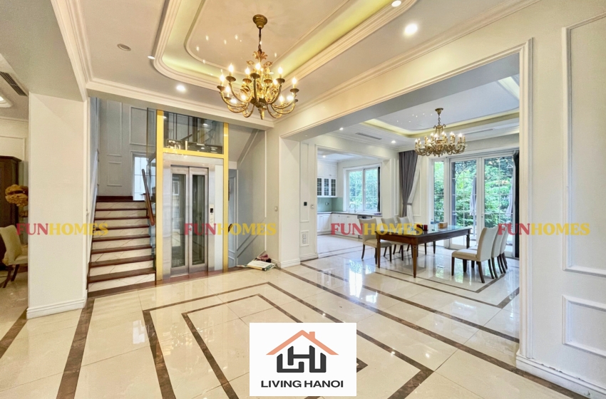 Spacious house with big yard in Vinhomes Riverside, Long Bien, Hanoi Spacious house with big yard in Vinhomes Riverside, Long Bien, Hanoi