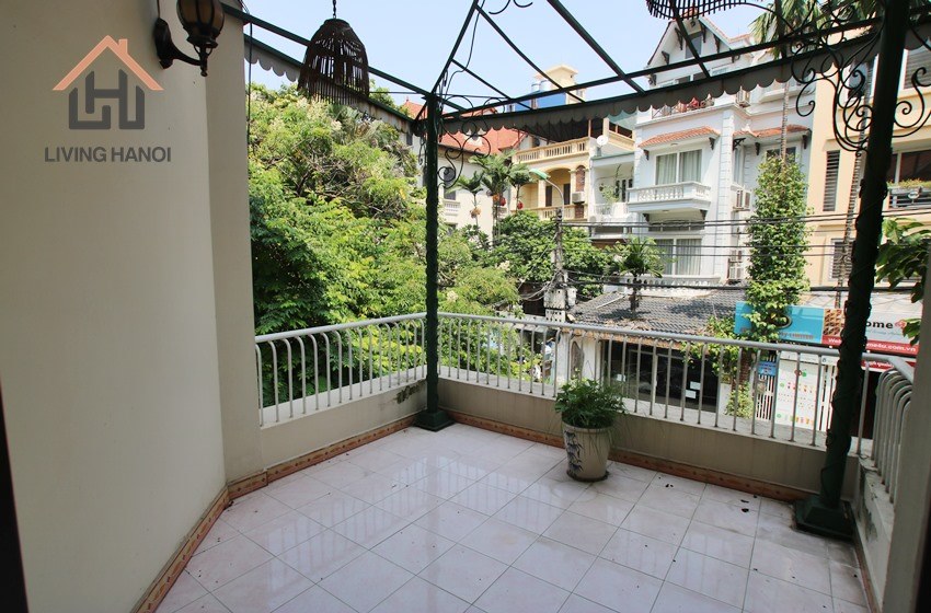 Spacious house with green view for rent in Tay Ho, Hanoi Spacious house with green view for rent in Tay Ho, Hanoi
