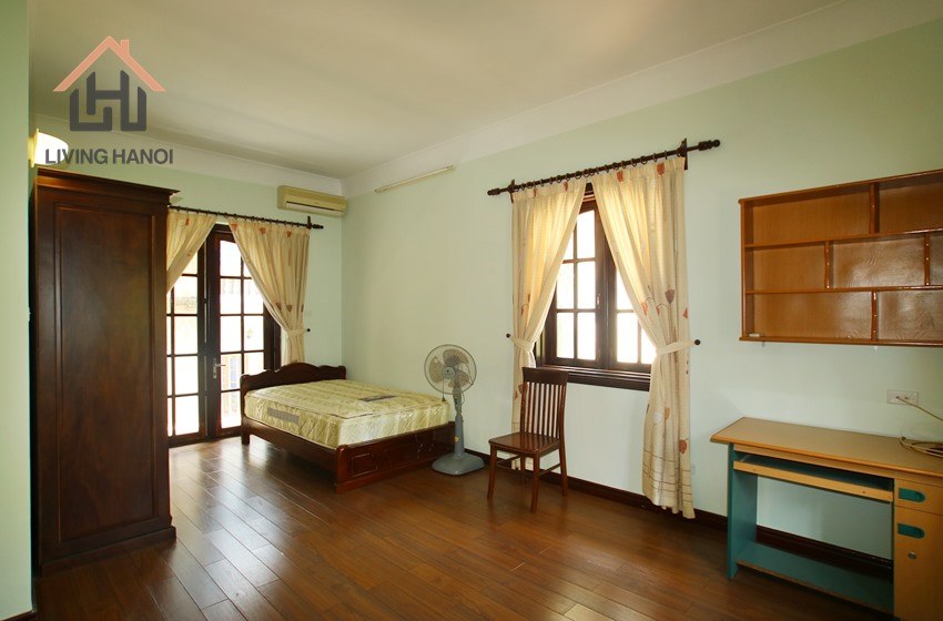 Spacious house with green view for rent in Tay Ho, Hanoi Spacious house with green view for rent in Tay Ho, Hanoi