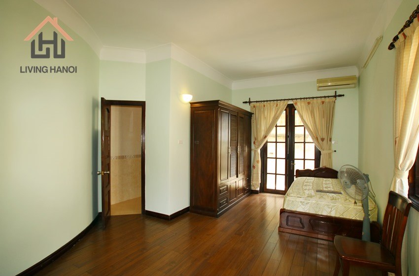 Spacious house with green view for rent in Tay Ho, Hanoi Spacious house with green view for rent in Tay Ho, Hanoi