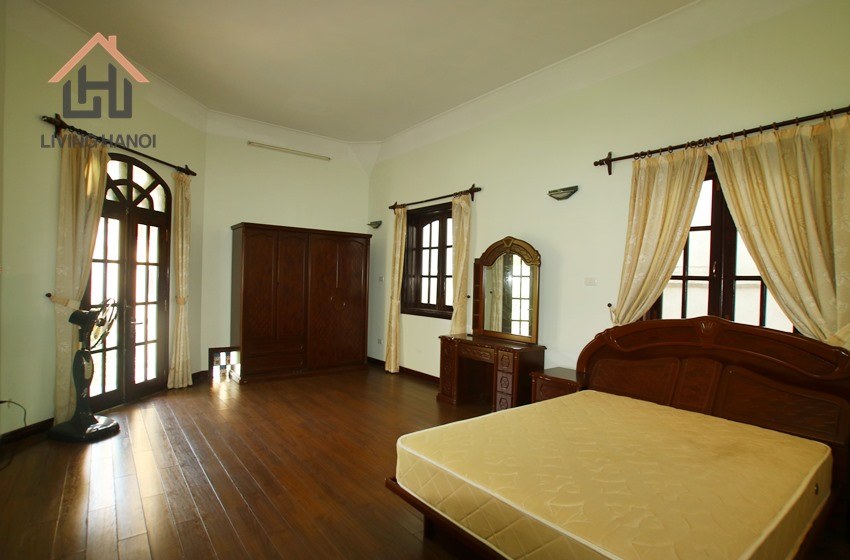Spacious house with green view for rent in Tay Ho, Hanoi Spacious house with green view for rent in Tay Ho, Hanoi