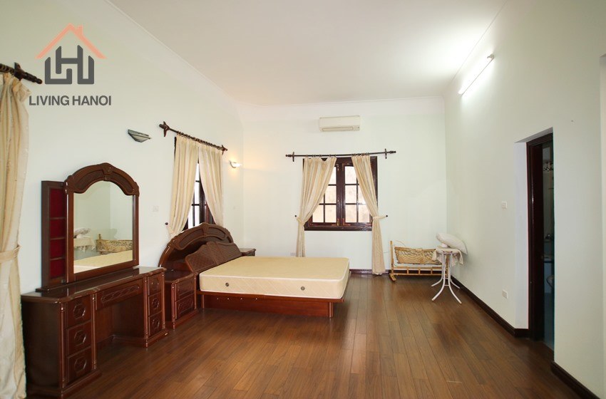 Spacious house with green view for rent in Tay Ho, Hanoi Spacious house with green view for rent in Tay Ho, Hanoi