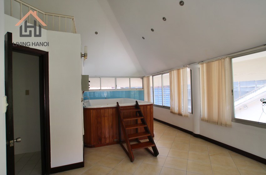 Spacious house with green view for rent in Tay Ho, Hanoi Spacious house with green view for rent in Tay Ho, Hanoi