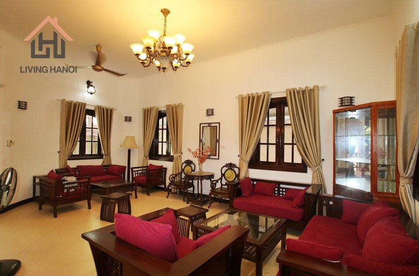 Spacious house with green view for rent in Tay Ho, Hanoi Spacious house with green view for rent in Tay Ho, Hanoi