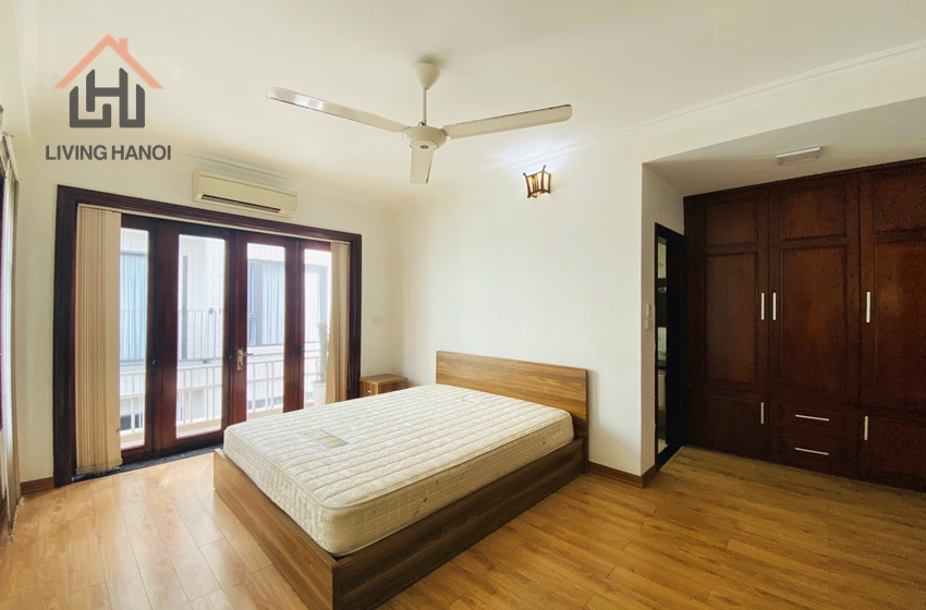 Stunning Full Furnished 4 bedroom house in Tay Ho, Hanoi. Stunning Full Furnished 4 bedroom house in Tay Ho, Hanoi.
