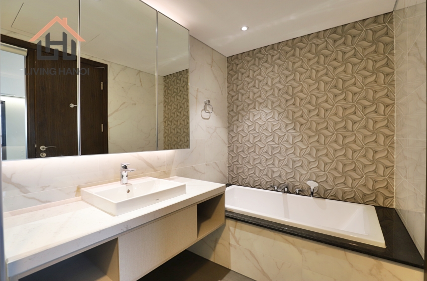 Stunning service condominium with 3 bedrooms for rent in Ba Dinh, Hanoi Stunning service condominium with 3 bedrooms for rent in Ba Dinh, Hanoi
