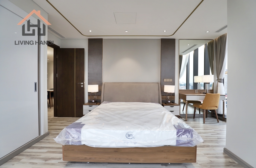 Stunning service condominium with 3 bedrooms for rent in Ba Dinh, Hanoi Stunning service condominium with 3 bedrooms for rent in Ba Dinh, Hanoi