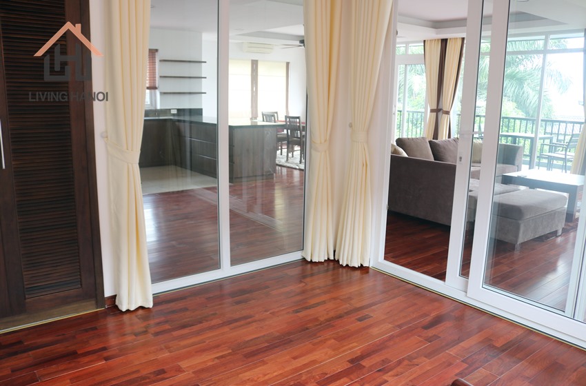 Super bright 04 apartment with big balcony for rent in Tay Ho, Hanoi Super bright 04 apartment with big balcony for rent in Tay Ho, Hanoi