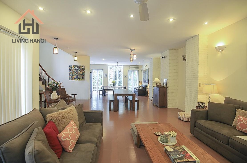 Swimming pool villa for rent in Tay Ho, Hanoi Swimming pool villa for rent in Tay Ho, Hanoi