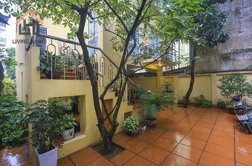 Swimming pool villa for rent in Tay Ho, Hanoi Swimming pool villa for rent in Tay Ho, Hanoi