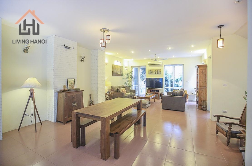 Swimming pool villa for rent in Tay Ho, Hanoi Swimming pool villa for rent in Tay Ho, Hanoi