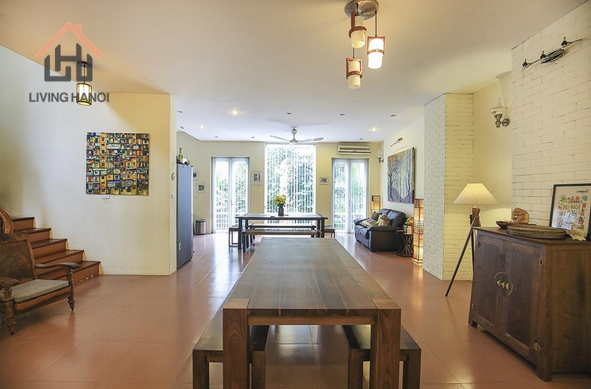 Swimming pool villa for rent in Tay Ho, Hanoi Swimming pool villa for rent in Tay Ho, Hanoi