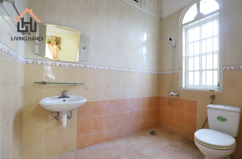 Swimming pool villa with garden for rent in Au Co, Tay Ho, Hanoi Swimming pool villa with garden for rent in Au Co, Tay Ho, Hanoi