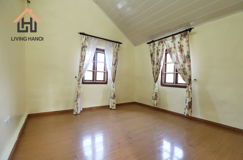 Swimming pool villa with garden for rent in Au Co, Tay Ho, Hanoi Swimming pool villa with garden for rent in Au Co, Tay Ho, Hanoi