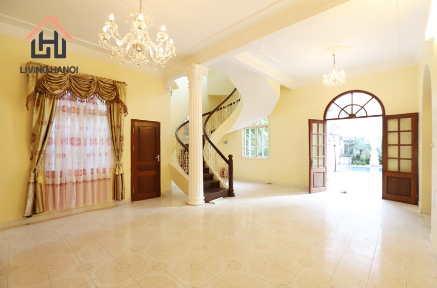 Swimming pool villa with garden for rent in Au Co, Tay Ho, Hanoi Swimming pool villa with garden for rent in Au Co, Tay Ho, Hanoi