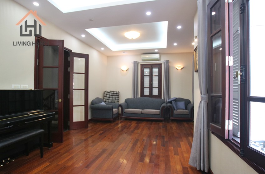 TAY HO – 04 bedrooms house with sauna available for rent TAY HO – 04 bedrooms house with sauna available for rent