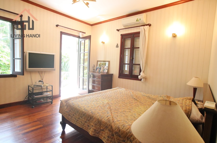 TAY HO – 04 bedrooms house with sauna available for rent TAY HO – 04 bedrooms house with sauna available for rent