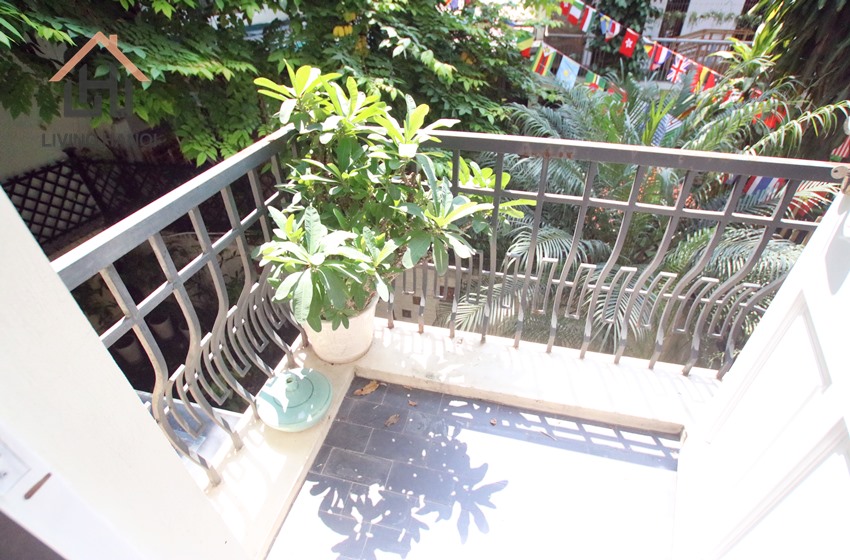 TAY HO – 04 bedrooms house with sauna available for rent TAY HO – 04 bedrooms house with sauna available for rent