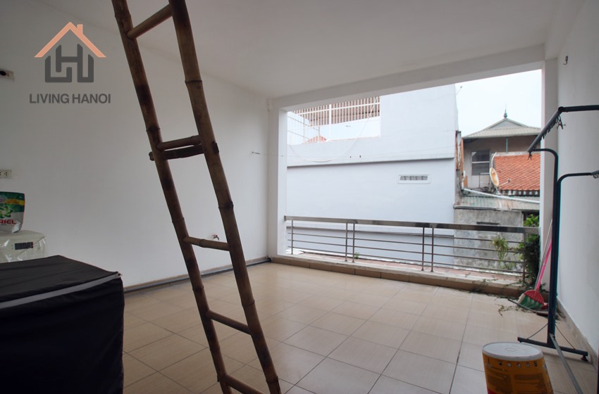 TAY HO – Affordable 05 bedrooms house available for rent TAY HO – Affordable 05 bedrooms house available for rent